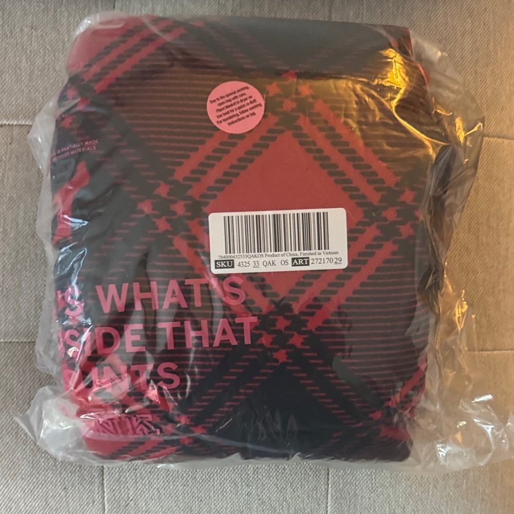 PINK Victoria's Secret Red and Black Plaid Throw Blanket